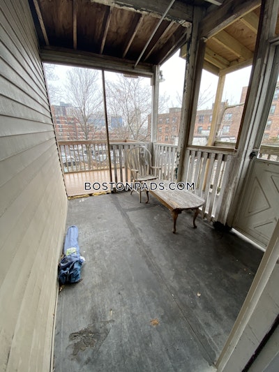 Mission Hill Great 3 bed 1 bath available NOW on Hillside Ave in Mission Hill!  Boston - $4,100