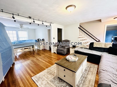 Brookline 3 Beds 3 Baths  Chestnut Hill - $6,000