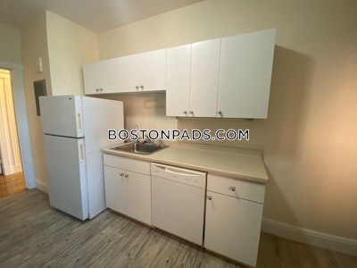 Brookline 3 Beds 1 Bath  Coolidge Corner - $4,100