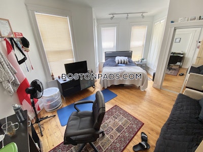 Mission Hill 3 Beds 1 Bath Boston - $5,150