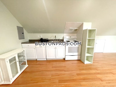 Cambridge 1 Bed, 1 Bath  Mt. Auburn/brattle/ Fresh Pond - $2,000 No Fee