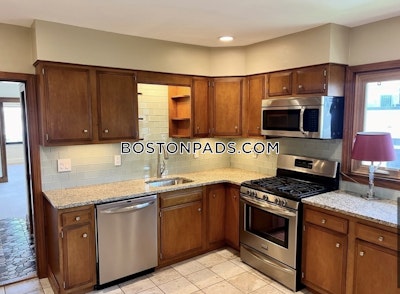 Somerville 3 Beds 1 Bath  Tufts - $3,000