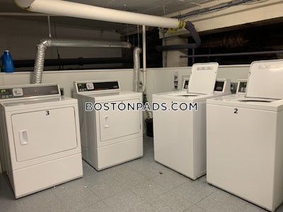 Brighton Sunny Studio Bed 1 bath available NOW on Commonwealth Ave in Brighton! Boston - $2,195 No Fee