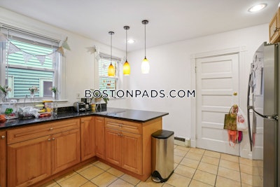 Mission Hill Spacious 4 bed 1 bath available NOW on Calumet St in Mission Hill!  Boston - $7,600