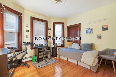 Mission Hill 3 Beds 1 Bath Boston - $5,700