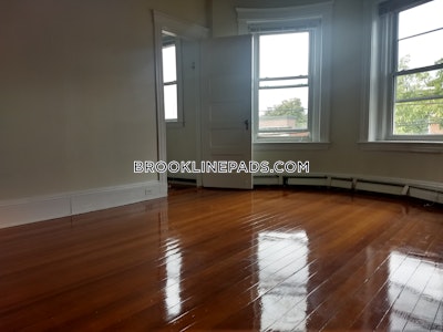 Brookline 2 Beds 1 Bath  Washington Square - $2,950