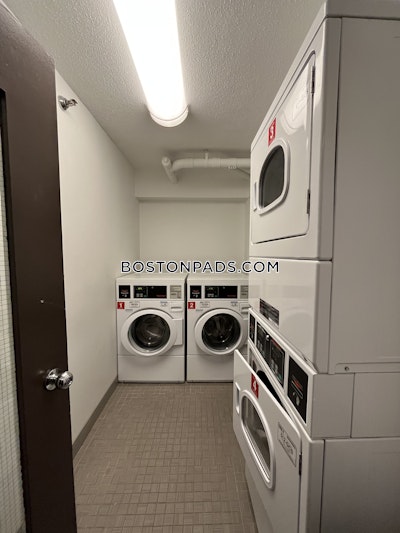 Downtown 1 Bed 1 Bath Boston - $4,939 No Fee