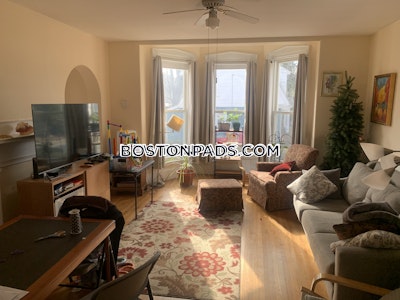 Newton 3 Beds 1 Bath  Newtonville - $3,995